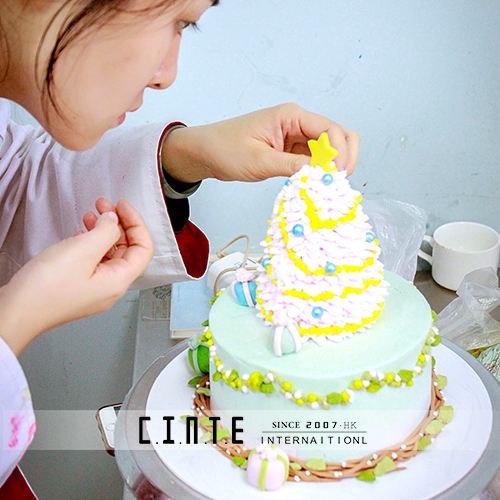 美容和西点师哪个累