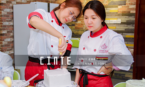 学西点哪个学校好